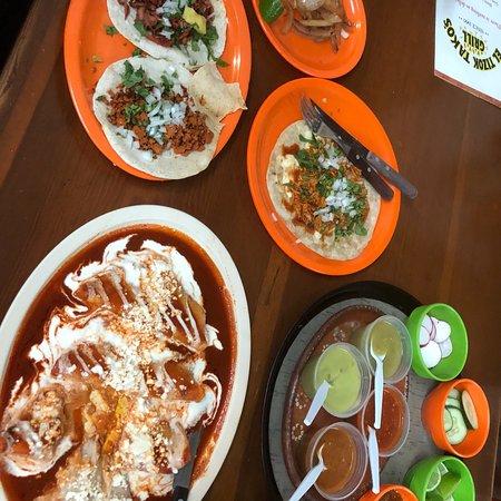 El Tizok Tako's Grill